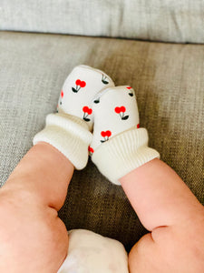 Lou, la chaussette cerise