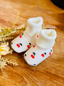 Lou, la chaussette cerise